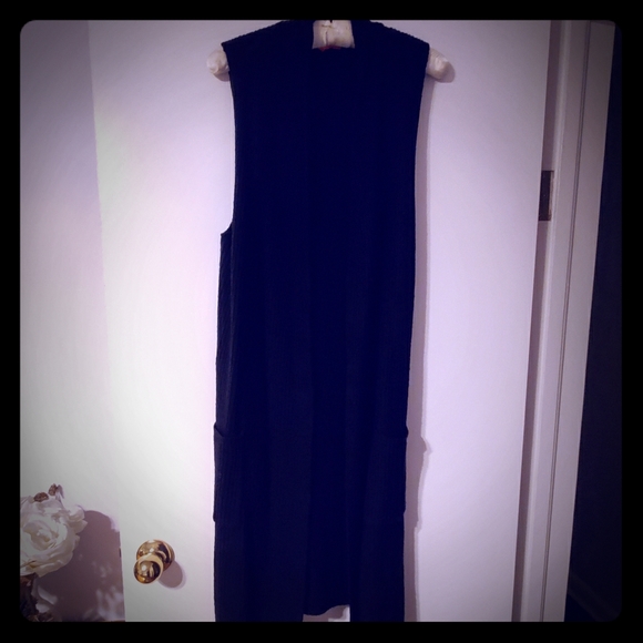 Vest - Picture 1 of 3